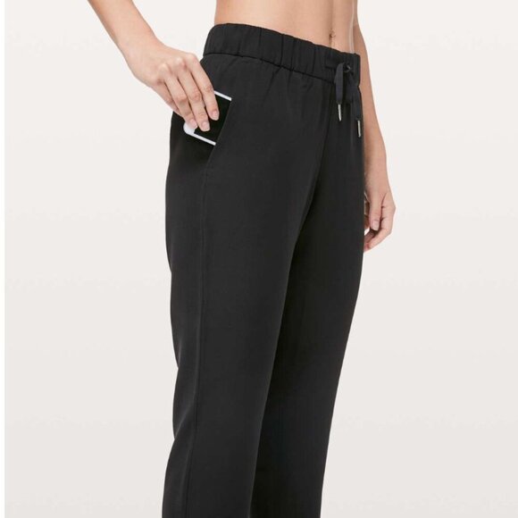 Lululemon Pants Womens 2 On The Fly Crop Woven 23" Black Drawstring Pockets - Picture 3 of 6